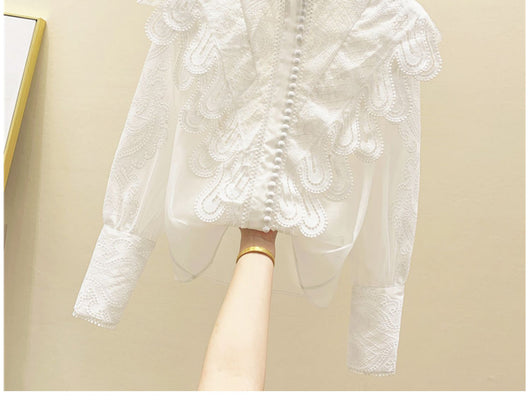 Blusa Blanca Elegante con Cuello Alzado, Encaje y Detalles Bordados - Image 7