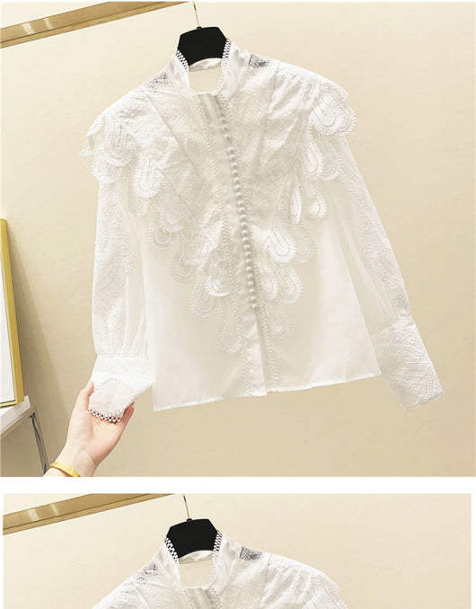 Blusa Blanca Elegante con Cuello Alzado, Encaje y Detalles Bordados - Image 8