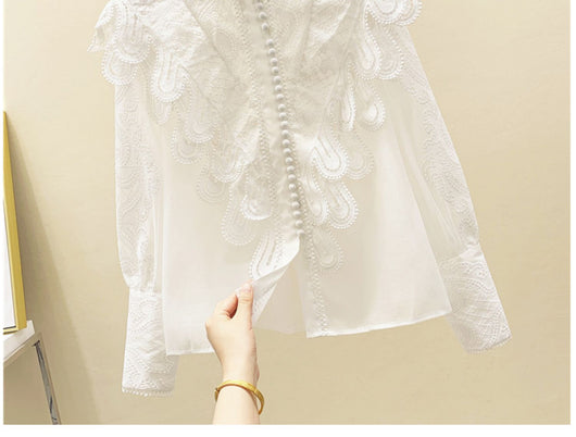 Blusa Blanca Elegante con Cuello Alzado, Encaje y Detalles Bordados - Image 9