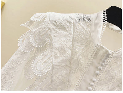 Blusa Blanca Elegante con Cuello Alzado, Encaje y Detalles Bordados - Image 11