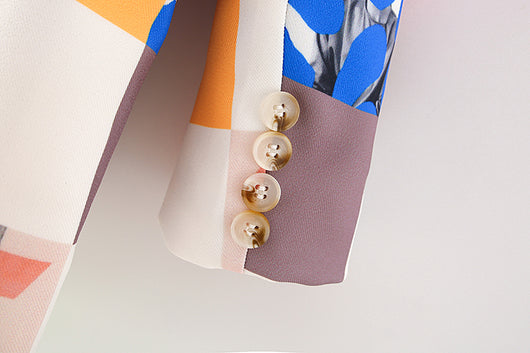 Saco Blazer Doble Botonadura con Estampado Graffiti para Mujer - Image 21