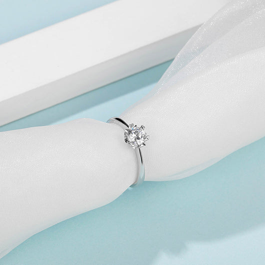 Anillo de Moissanita Copo de Nieve Brazos Rectos 50 Puntos Elegante y Delicado - Image 10