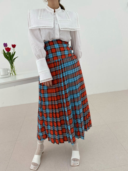 Blusa Suelta con Solapa Grande y Detalles de Contraste - Image 9