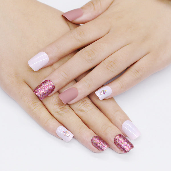 Set de 24 Uñas Postizas Nude Metalizado Mate