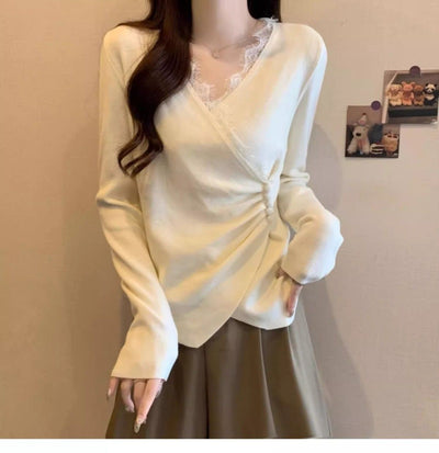 Blusa Manga Larga con Encaje Irregular y Escote en V - Image 18