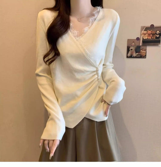 Blusa Manga Larga con Encaje Irregular y Escote en V - Image 18