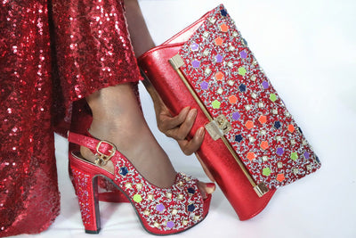 Tacones Dorados Peep Toe con Bolso de Fiesta
