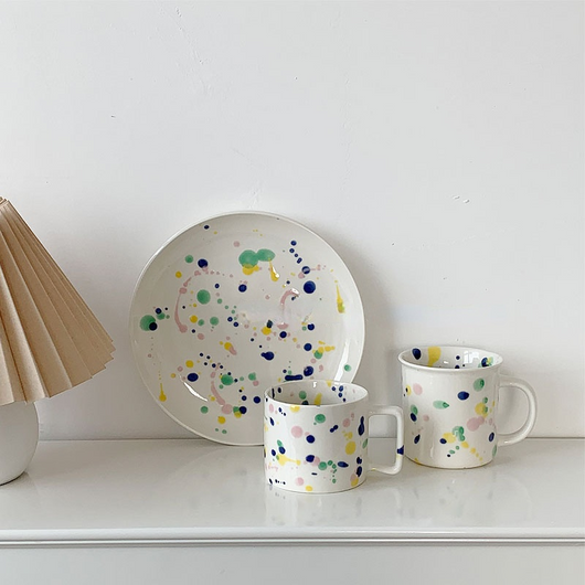 Taza de Café con Diseño de Salpicaduras de Colores Contrastantes - Image 8