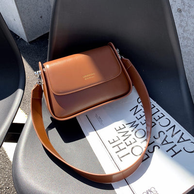 Bolso Cuadrado Pequeño de Cuero Vegano para Mujer - Diseño Retro y Versátil - Image 2