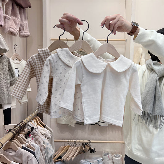 Blusa Infantil a Cuadros con Detalle Floral para Niña - Image 11