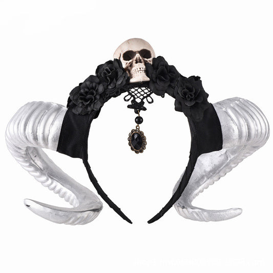 Diadema de Flores Negras con Velo, Calavera y Cuernos de Carnero