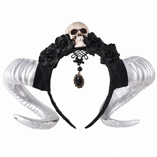 Diadema de Flores Negras con Velo, Calavera y Cuernos de Carnero