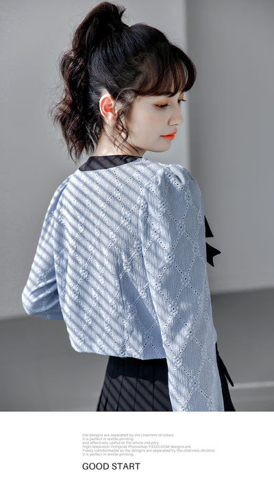 Blusa Elegante con Volantes y Escote en V - Image 11