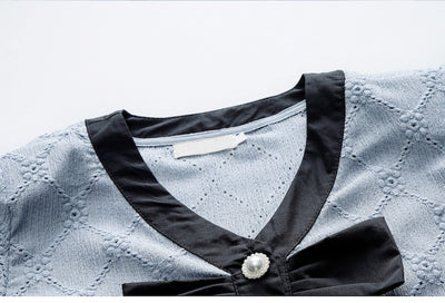 Blusa Elegante con Volantes y Escote en V - Image 15