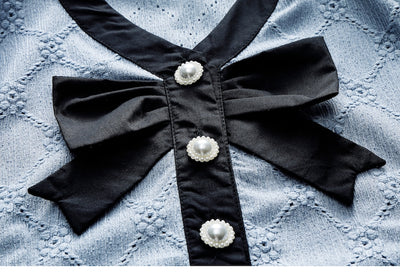 Blusa Elegante con Volantes y Escote en V - Image 16