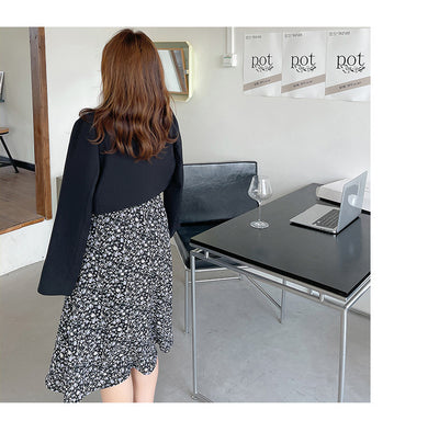 Traje Falda Sastre con Tirantes Ligero y Versátil - Image 6