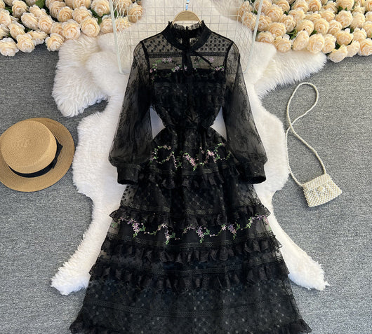 Vestido de Encaje Bordado Elegante con Detalles de Costura - Image 6