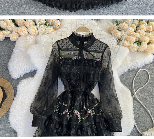 Vestido de Encaje Bordado Elegante con Detalles de Costura - Image 7