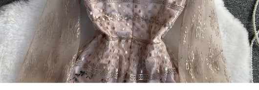 Vestido de Encaje Bordado Elegante con Detalles de Costura - Image 35