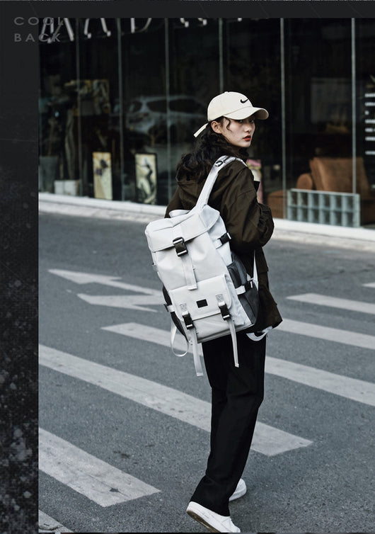 Mochila de Viaje Negra con Gran Capacidad y Compartimentos de Herramientas - Image 15