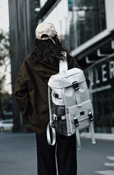 Mochila de Viaje Negra con Gran Capacidad y Compartimentos de Herramientas - Image 16