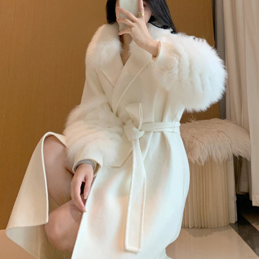 Abrigo Elegante para Mujer con Cuello de Piel - Corte Midi y Largo - Image 7