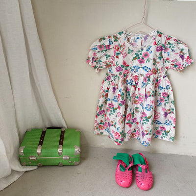 Vestido Infantil Princesa Rosa con Flores - Manga Corta
