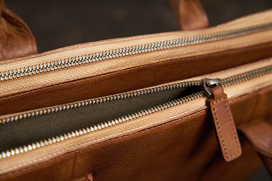 Maletín de Cuero Curtido al Vegetal para Hombre - Estilo Ejecutivo y Casual - Image 12