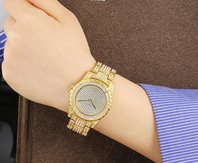 Reloj de Cuarzo Dorado con Cristales Brillantes para Mujer - Image 4