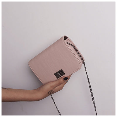Bolso de Hombro Cuadrado con Cadena - Image 7