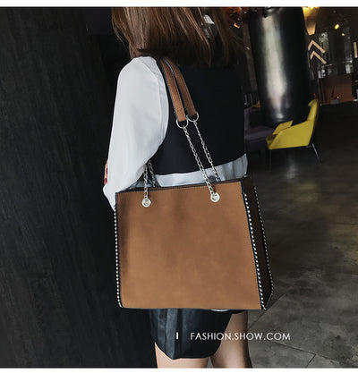 Bolso de Hombro Cadena Remaches Lujo - Image 9
