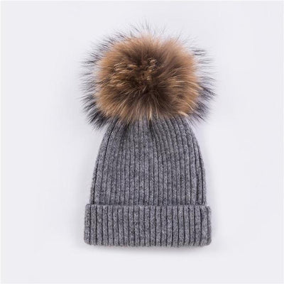 Gorro de Pompom Cálido y Versátil - Image 8