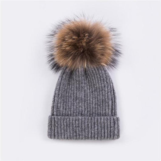 Gorro de Pompom Cálido y Versátil - Image 8
