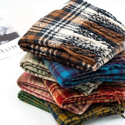 Bufanda Tejida Cuadros Invierno Color Maillard con Borlas - Image 15