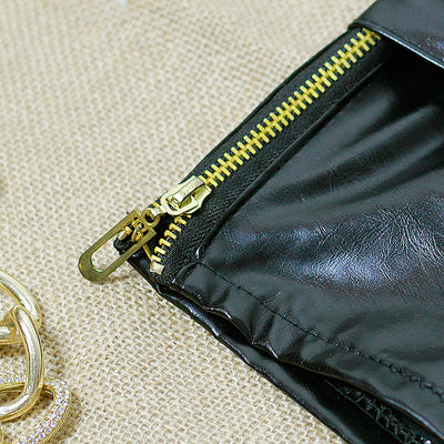 Shorts de Cuero Negro Ajustados - Image 4