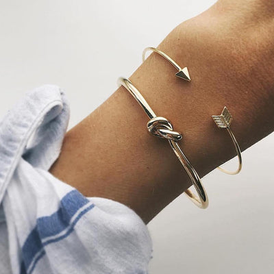 Pulsera Vintage con Nudo de Flecha y Cierre Ajustable