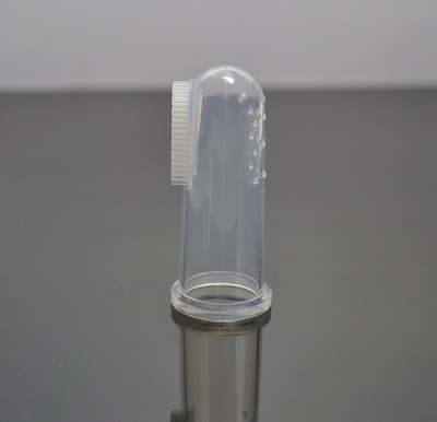 Cepillo de Dientes con Dedal de Limpieza - Image 3
