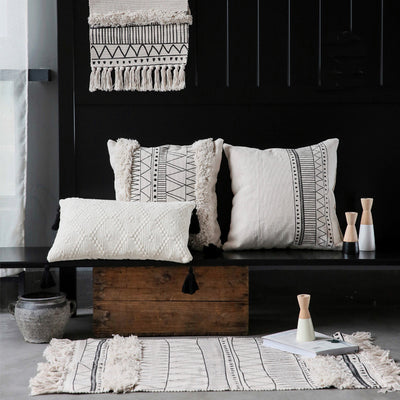 Almohada Decorativa Geométrica con Borlas y Textura Tufted