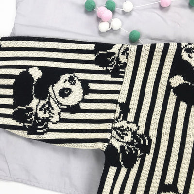 Sudadera Gruesa con Ilustración de Panda a Rayas Blanco y Negro - Image 2