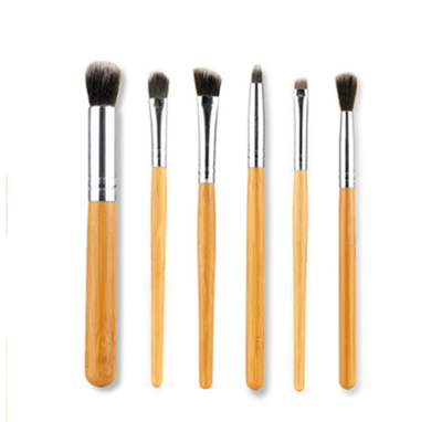 Set de 11 Brochas de Maquillaje con Mangos de Bambú y Bolsa de Lino - Image 12
