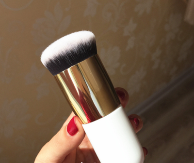Brocha Profesional Plana para Base de Maquillaje - Aplicación Perfecta y Uniforme - Image 4