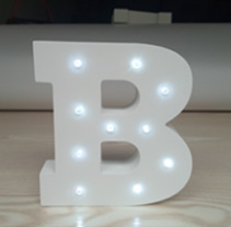 Letras LED de Luz Blanca 15cm en Madera - Decoración Luminosa Inglesa - Image 13