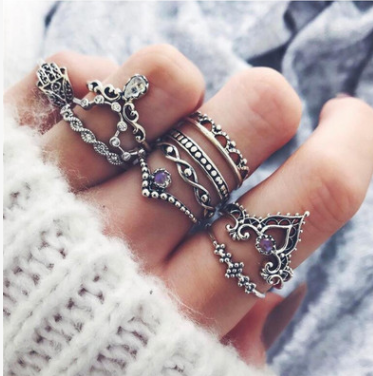 Juego de 10 Anillos de Diamante Púrpura con Diseño Hueco Retorcido y Corona