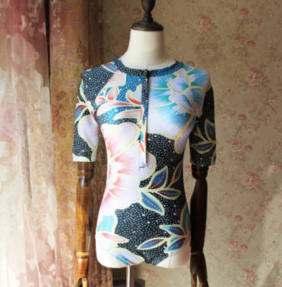 Traje de Baño Enterizo Floral con Manga Larga - Image 9
