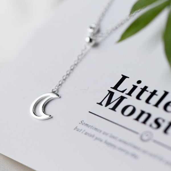 Collar Colgante Luna - Joya Elegante y Versátil