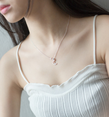 Collar Colgante Luna - Joya Elegante y Versátil - Image 3