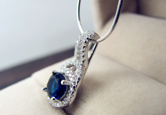 Colgante de Cristal de Zafiro - Image 3