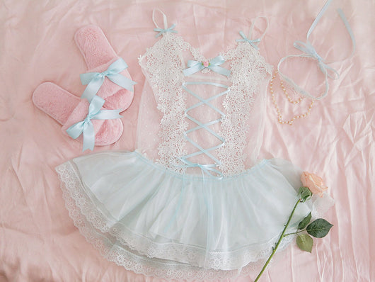 Bata Corta de Encaje y Malla Blanca - Diseño Sensual para la Noche - Image 8