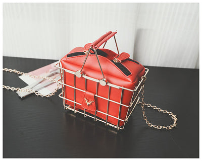 Bolso Bandolera Estructurado de Cuero con Diseño Tridimensional - Image 18