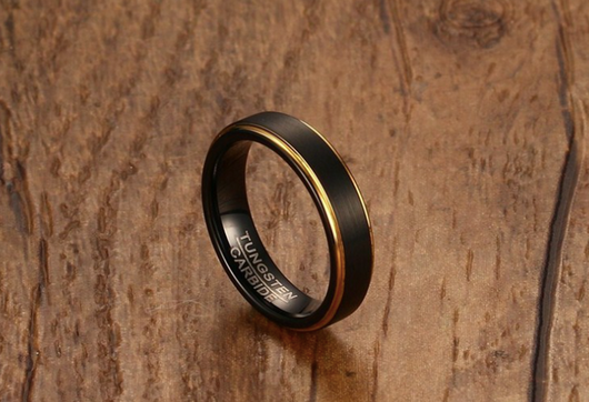 Anillo de Acero Tungsteno 5MM Cepillado Negro y Oro - Image 4